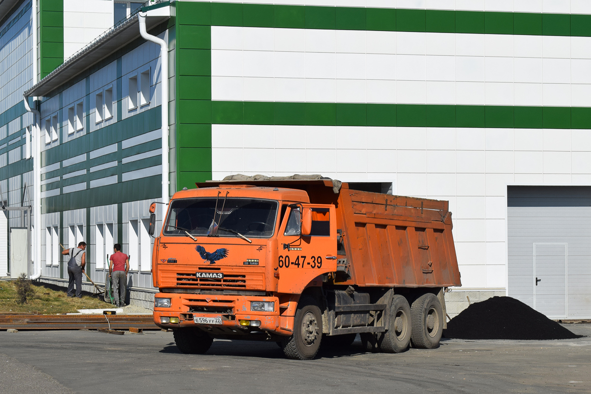 Алтайский край, № Е 596 УУ 22 — КамАЗ-6520 [652000]