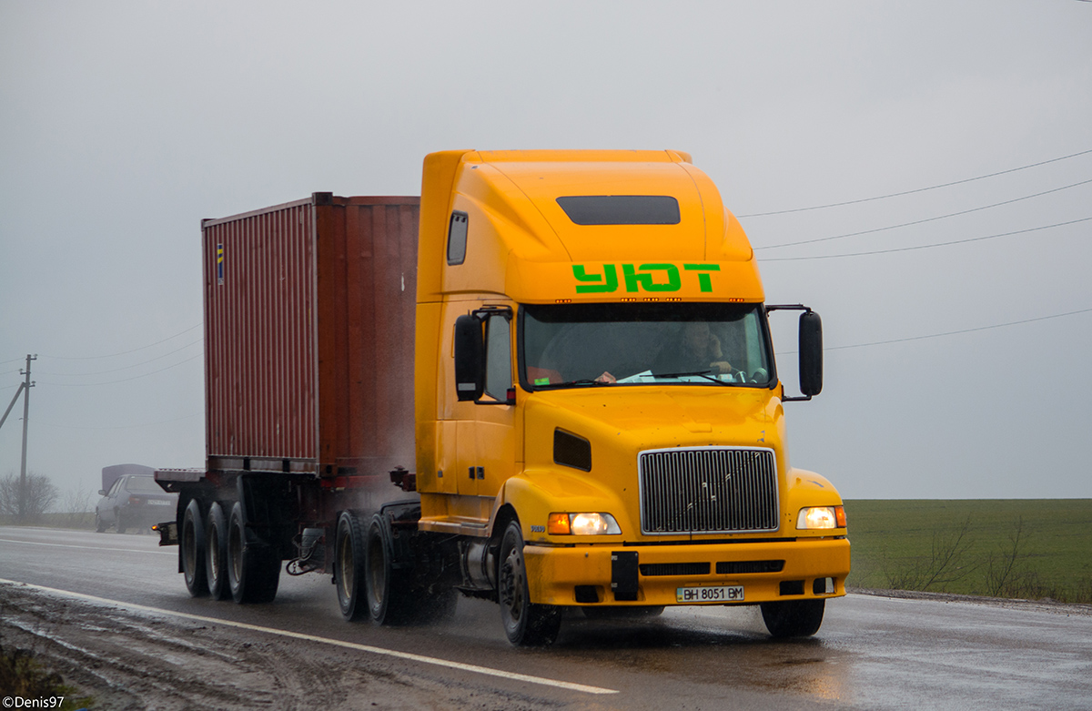 Одесская область, № ВН 8051 ВМ — Volvo VNL660