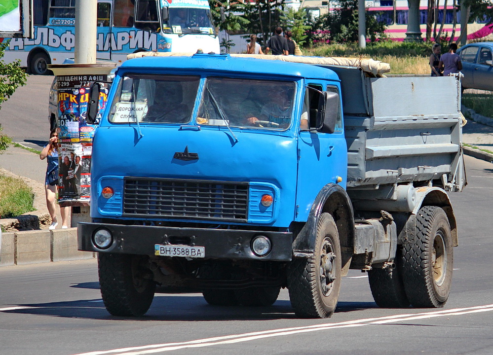 Одесская область, № ВН 3588 ВА — МАЗ-5549