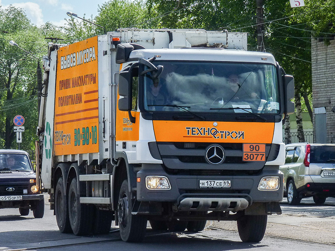 Тверская область, № Н 137 СЕ 69 — Mercedes-Benz Actros '09 3336 [Z9M]