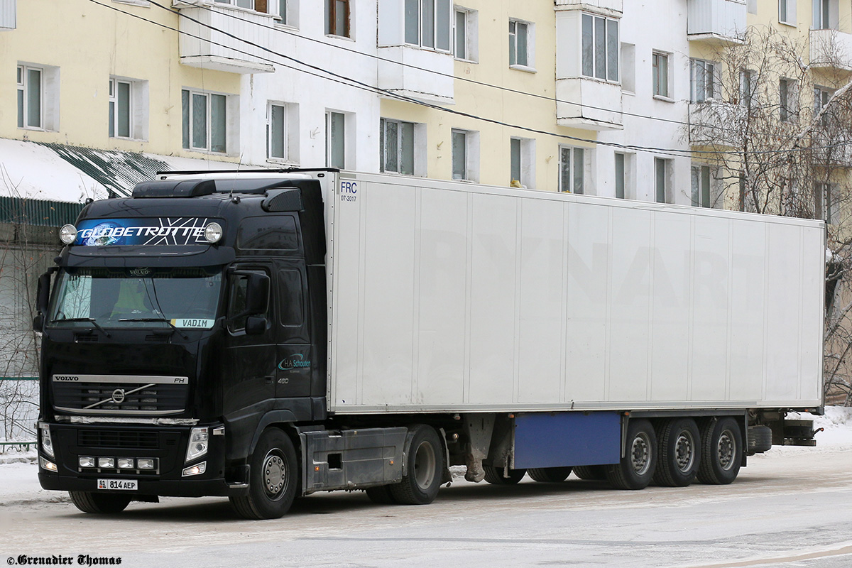 Киргизия, № 01 814 AEP — Volvo ('2008) FH.460; Киргизия, № 08 791 PC — Schmitz Cargobull S.KO (SCB*S3B) общ.мод