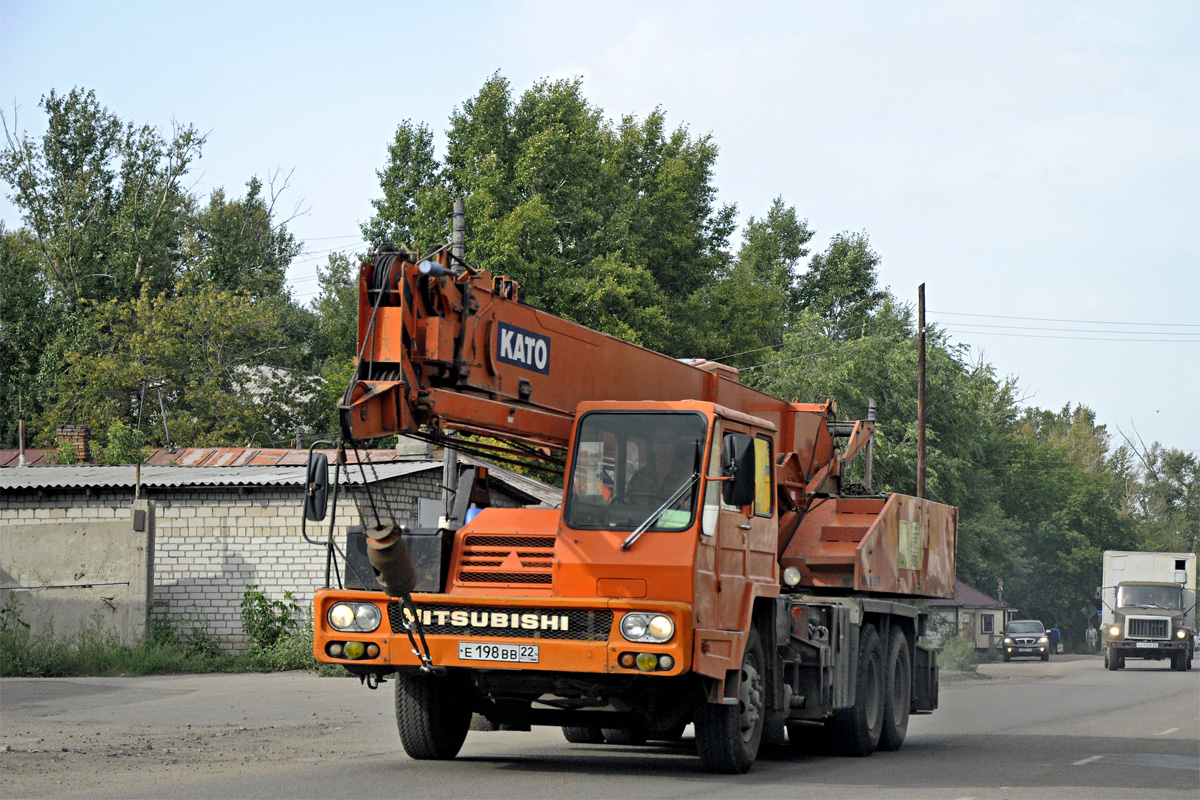 Алтайский край, № Е 198 ВВ 22 — Mitsubishi Fuso K203