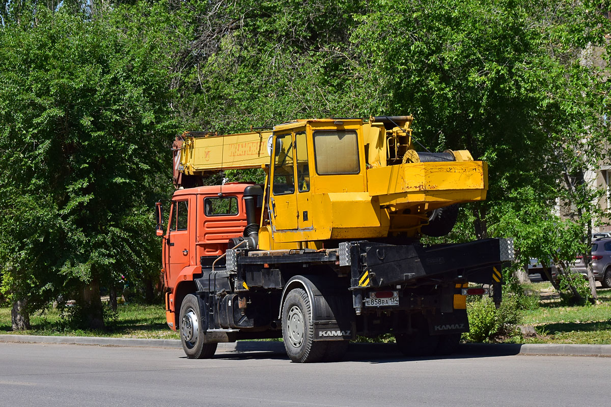 Волгоградская область, № Е 858 ВА 134 — КамАЗ-53605-15 [53605R]