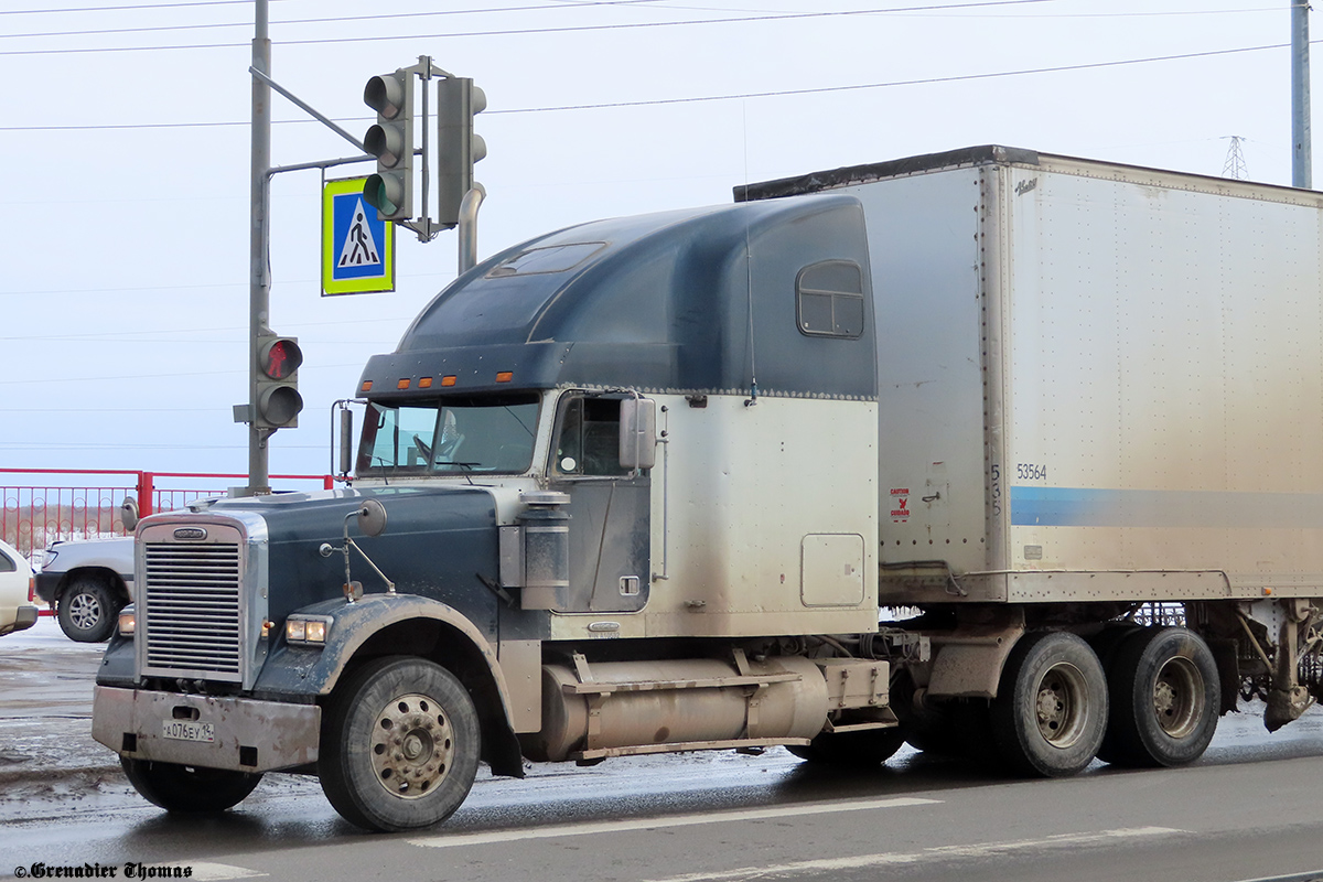 Саха (Якутия), № А 076 ЕУ 14 — Freightliner FLD 120 Classic