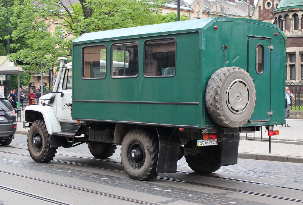 Львовская область, № ВС 8861 СН — ГАЗ-33081 «Садко»