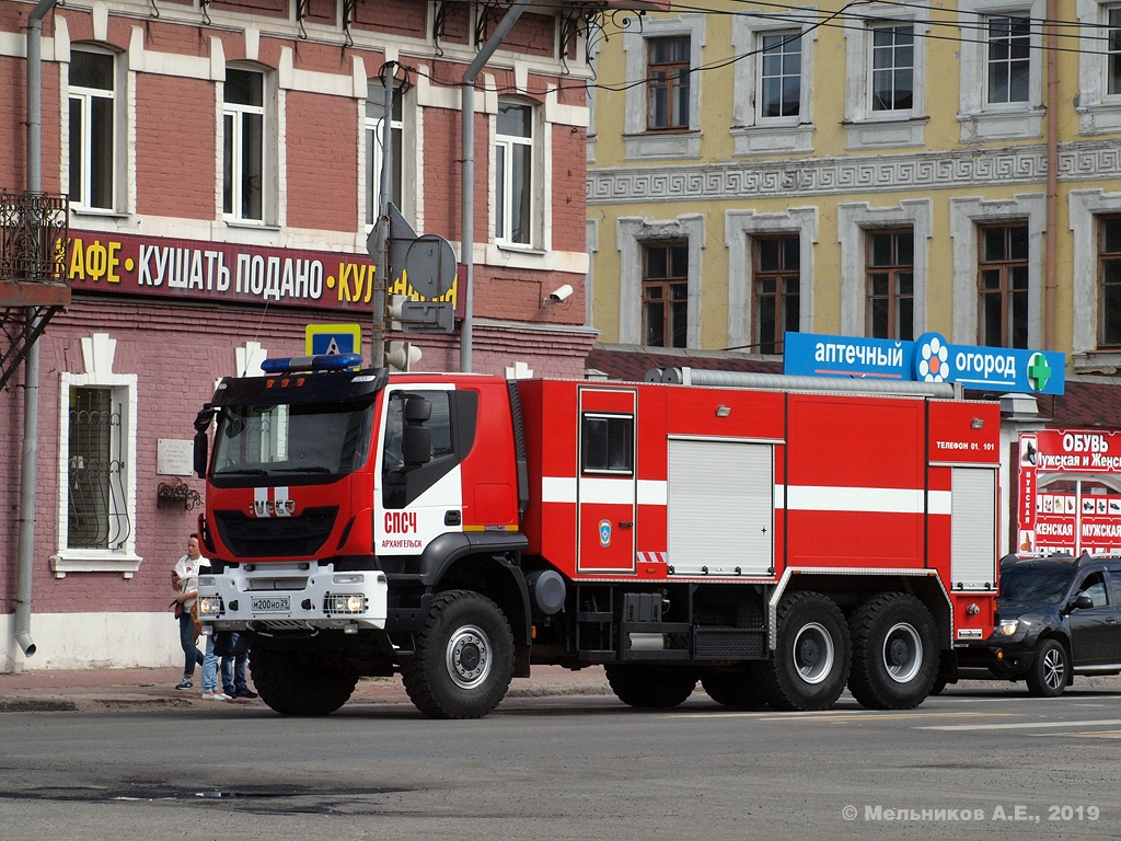 Архангельская область, № М 200 НО 29 — IVECO-AMT Trakker ('2013)