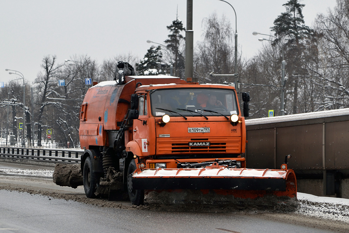 Москва, № 027 — КамАЗ-53605-62