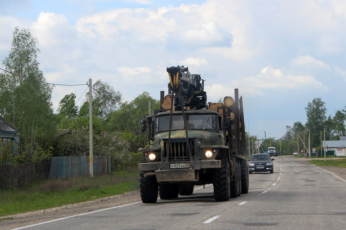 Рязанская область, № У 825 АХ 62 — Урал-4320 / 5557 (общая модель)