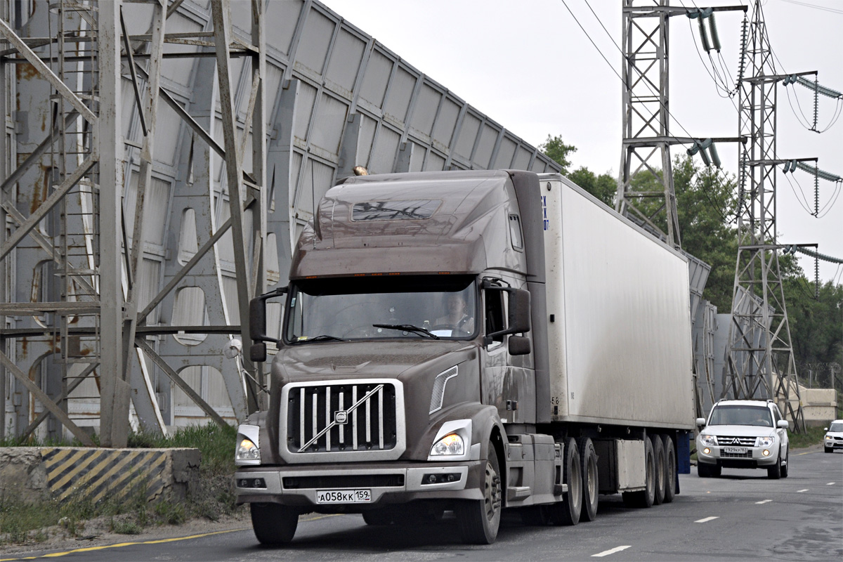 Пермский край, № А 058 КК 159 — Volvo VNL780