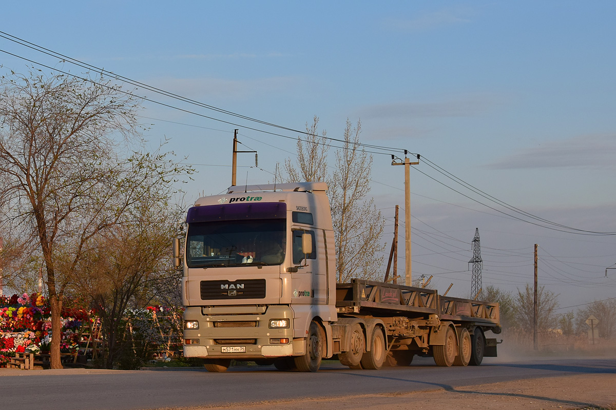 Волгоградская область, № М 571 НН 34 — MAN TGA 26.480