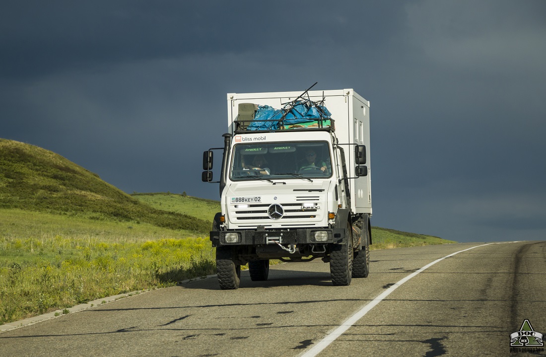 Алматы, № 888 KEY 02 — Mercedes-Benz Unimog U4000