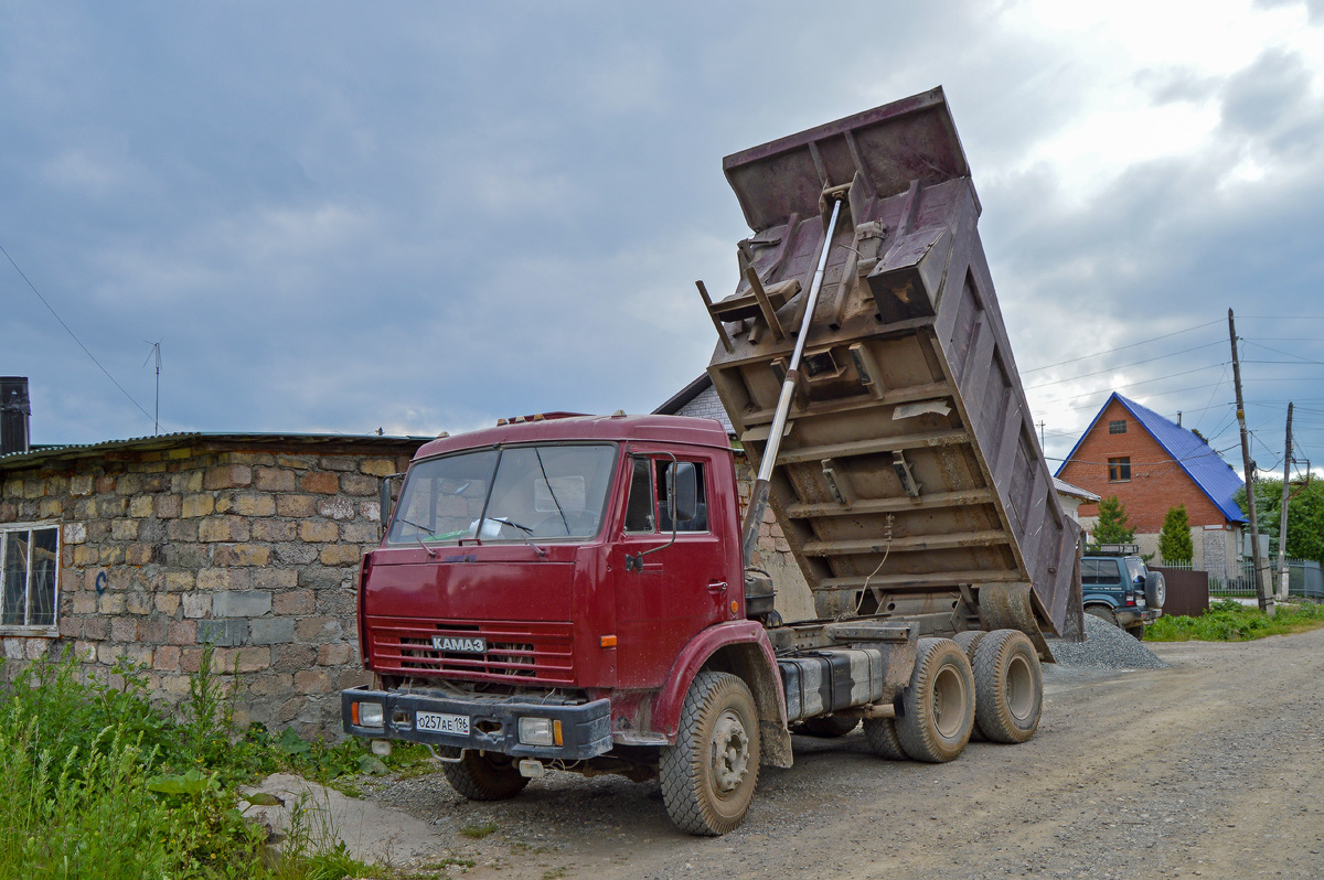 Свердловская область, № О 257 АЕ 196 — КамАЗ-65115-02 [65115C]