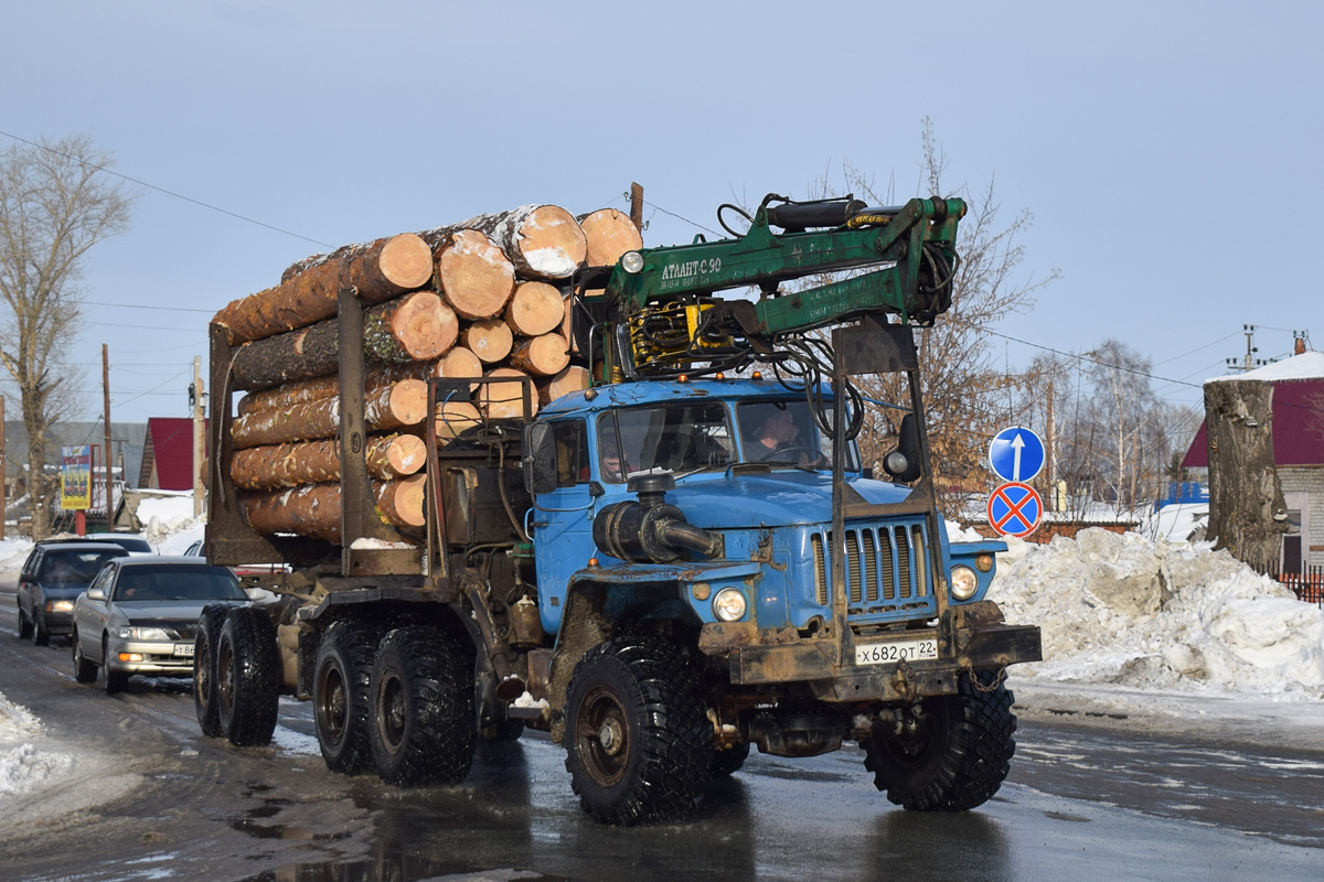 Алтайский край, № Х 682 ОТ 22 — Урал-43204-41