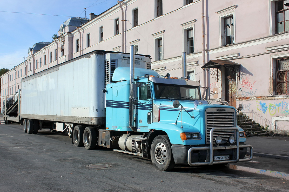 Бурятия, № У 945 ЕЕ 03 — Freightliner FLD 120