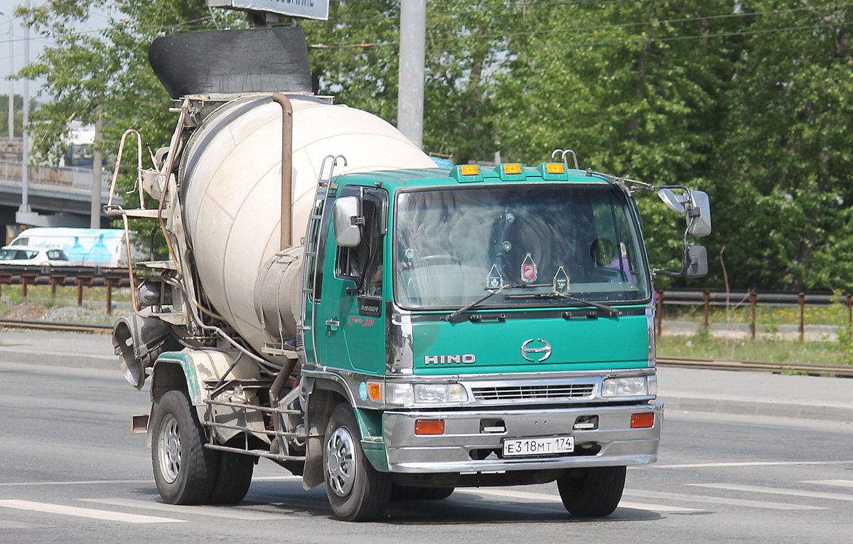 Челябинская область, № Е 318 МТ 174 — Hino Ranger