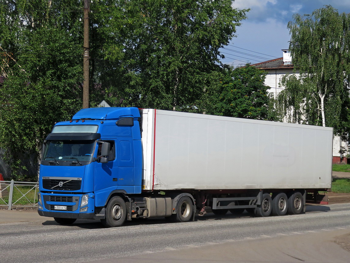 Кировская область, № Е 300 ОК 43 — Volvo ('2008) FH.440 [X9P]