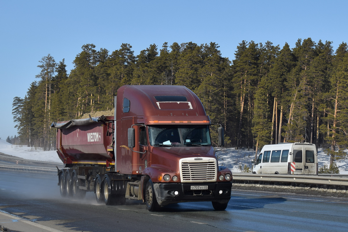 Алтайский край, № О 703 ХО 22 — Freightliner Century Class