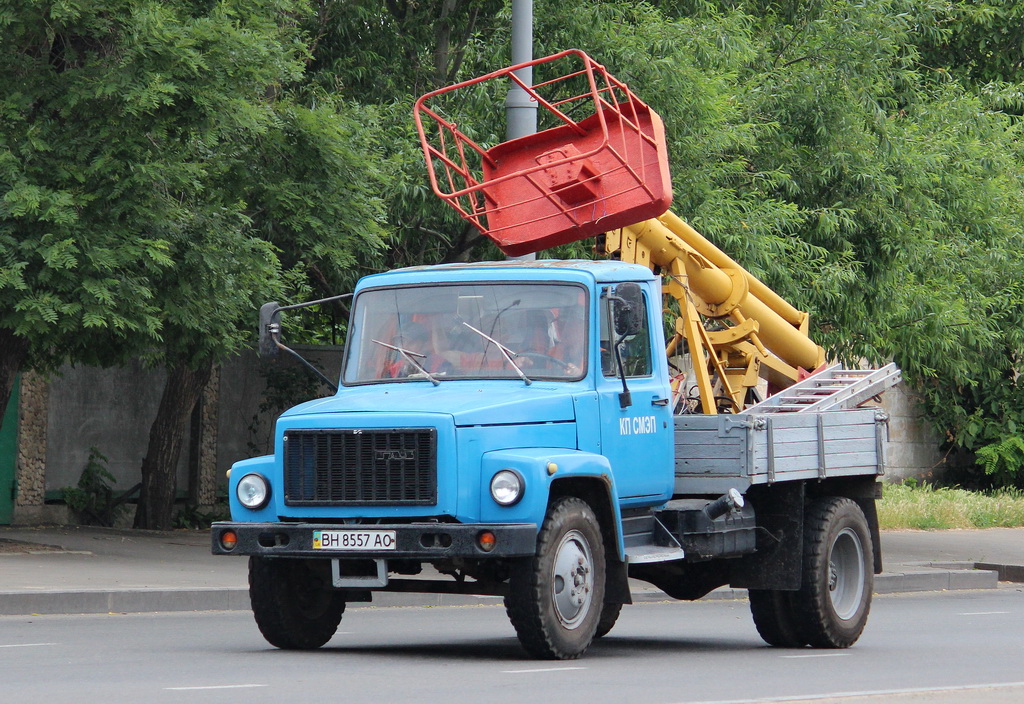 Одесская область, № ВН 8557 АО — ГАЗ-3307