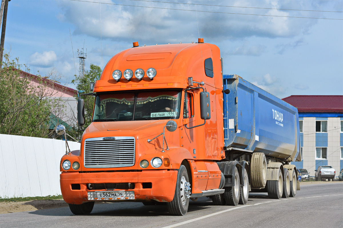 Саха (Якутия), № Е 562 МА 14 — Freightliner Century Class