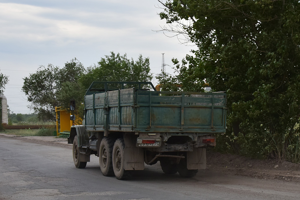 Волгоградская область, № О 910 УЕ 34 — ЗИЛ-131