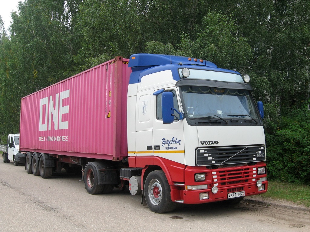 Тверская область, № Х 641 СМ 69 — Volvo ('1993) FH12.420