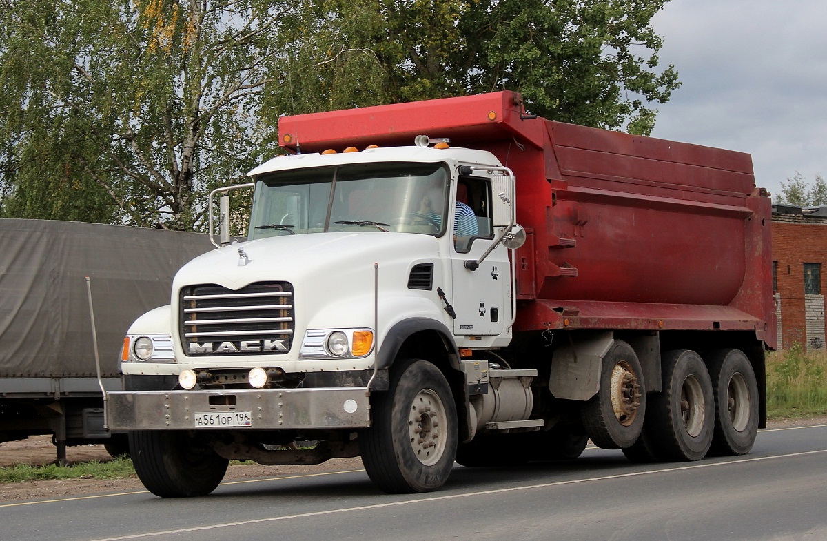 Свердловская область, № А 561 ОР 196 — Mack Granite