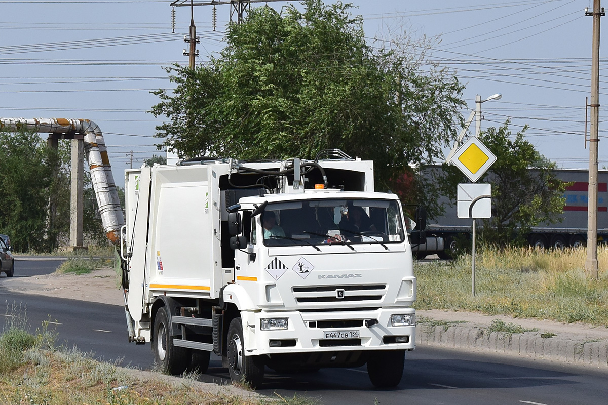 Волгоградская область, № Е 447 СВ 134 — КамАЗ-53605-A5(48)