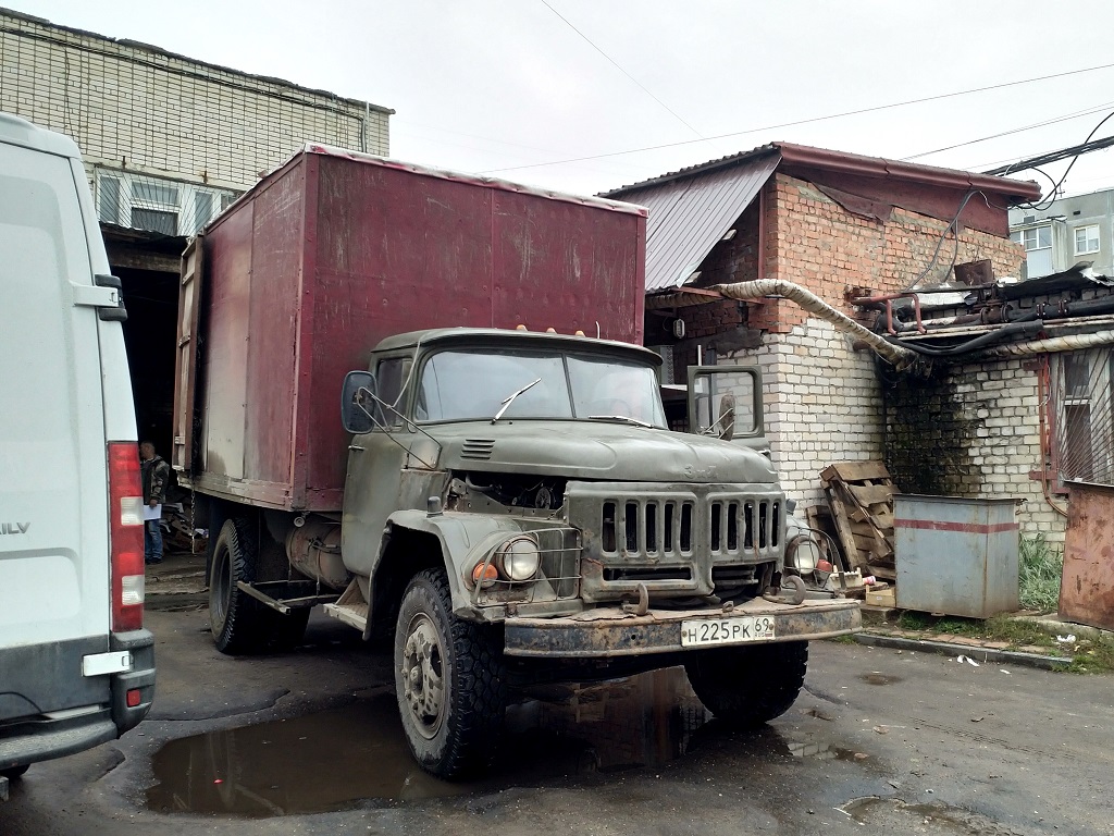 Тверская область, № Н 225 РК 69 — ЗИЛ-431412