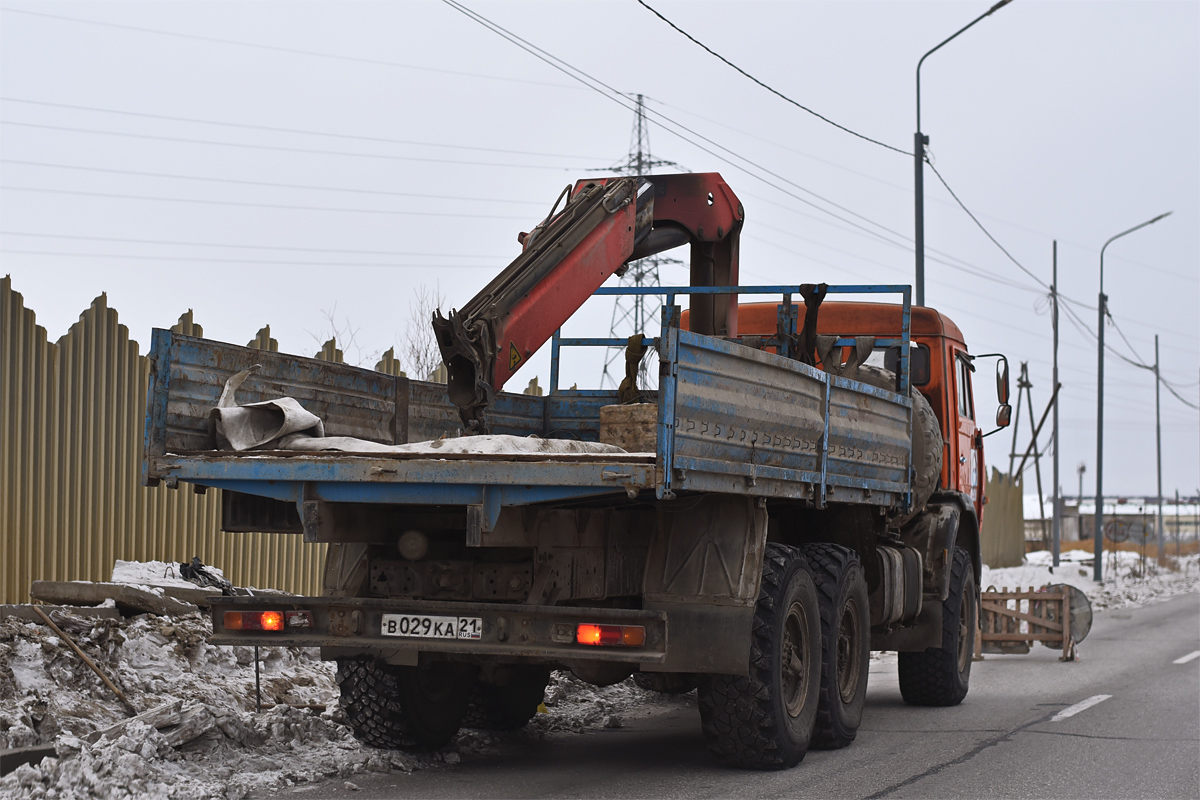 Чувашия, № В 029 КА 21 — КамАЗ-43118-15 [43118R]