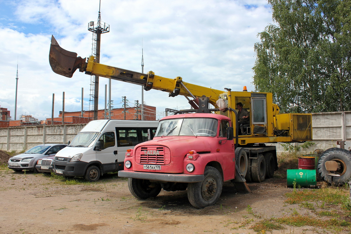 Санкт-Петербург, № Т 561 АХ 178 — Tatra 148