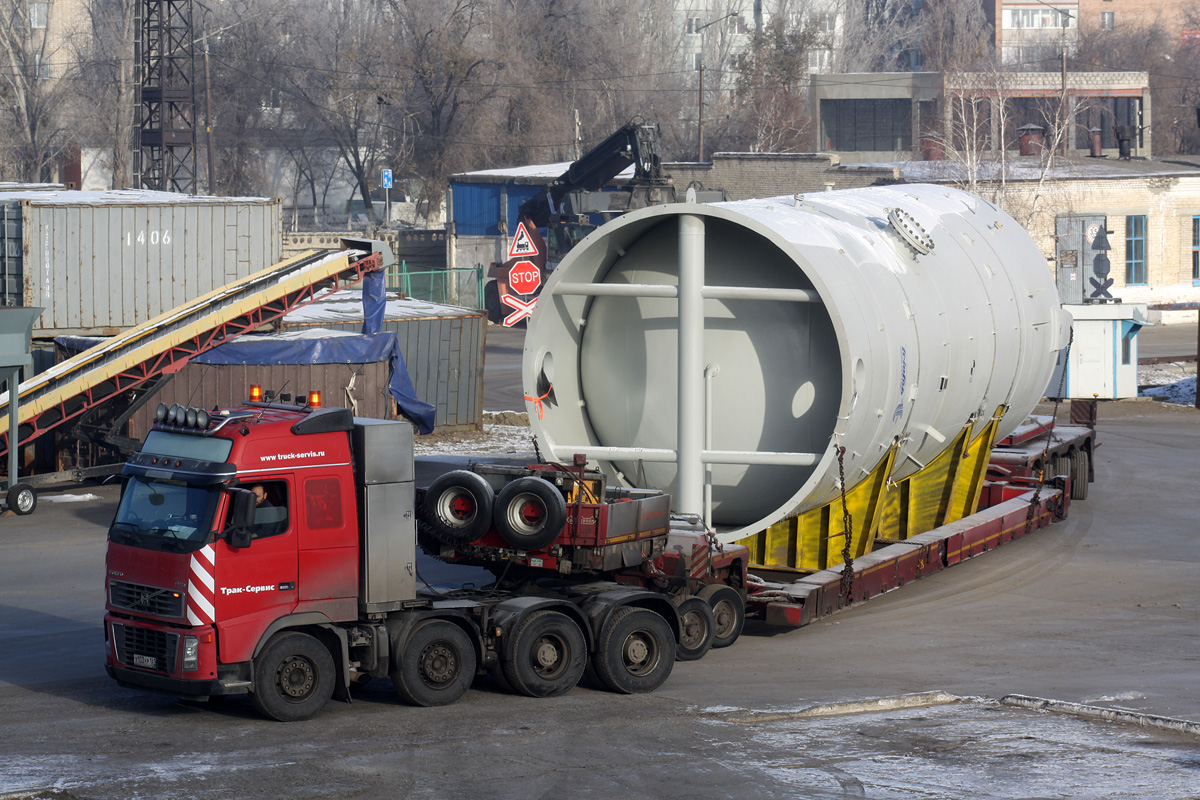 Ростовская область, № Х 103 УР 161 — Volvo ('2008) FH16.600