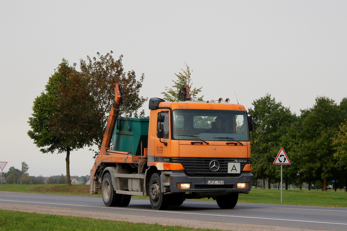 Литва, № JFZ 751 — Mercedes-Benz Actros ('1997) 1831
