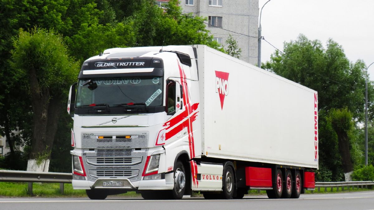 Нижегородская область, № Р 353 УЕ 152 — Volvo ('2012) FH.460