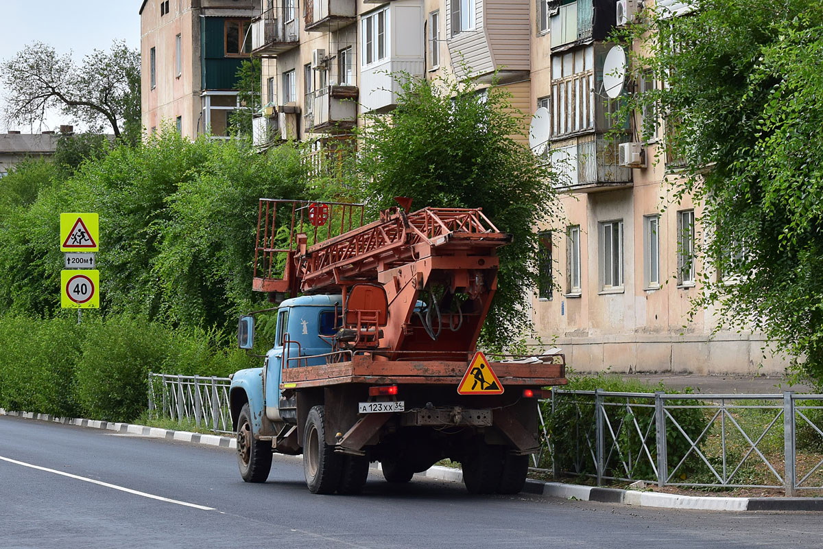 Волгоградская область, № А 123 ХХ 34 — ЗИЛ-431412