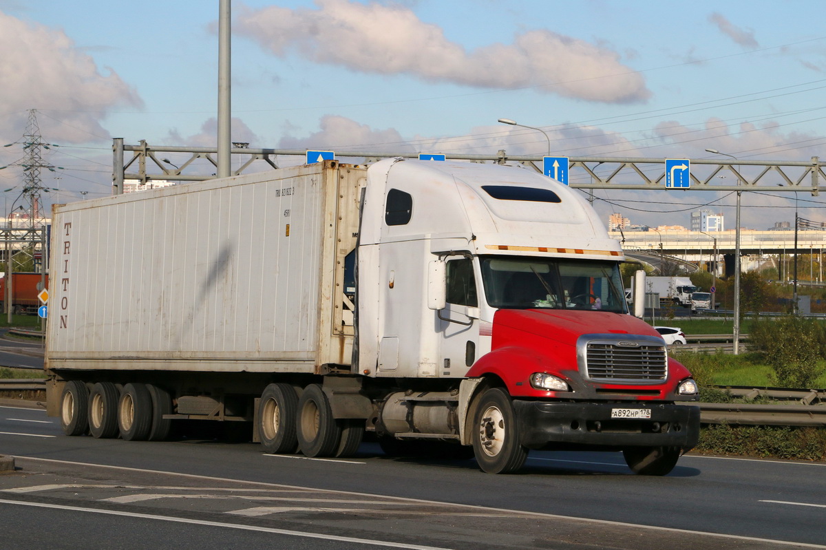 Санкт-Петербург, № А 892 НР 178 — Freightliner Columbia