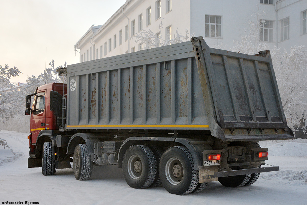 Саха (Якутия), № Е 287 ТТ 196 — Volvo ('2002) FM12.440