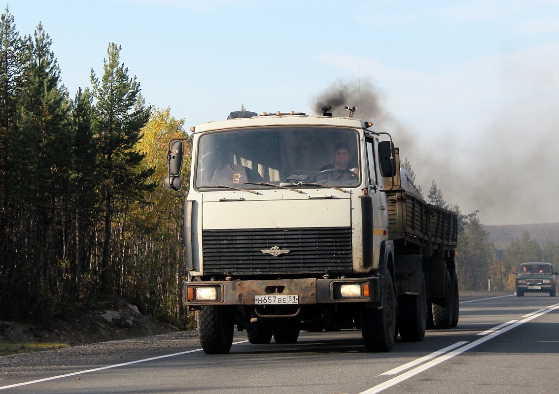 Мурманская область, № Н 657 ВЕ 51 — МАЗ-54323