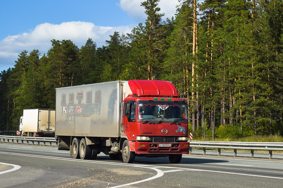 Новосибирская область, № Е 782 ВМ 54 — Hino Ranger