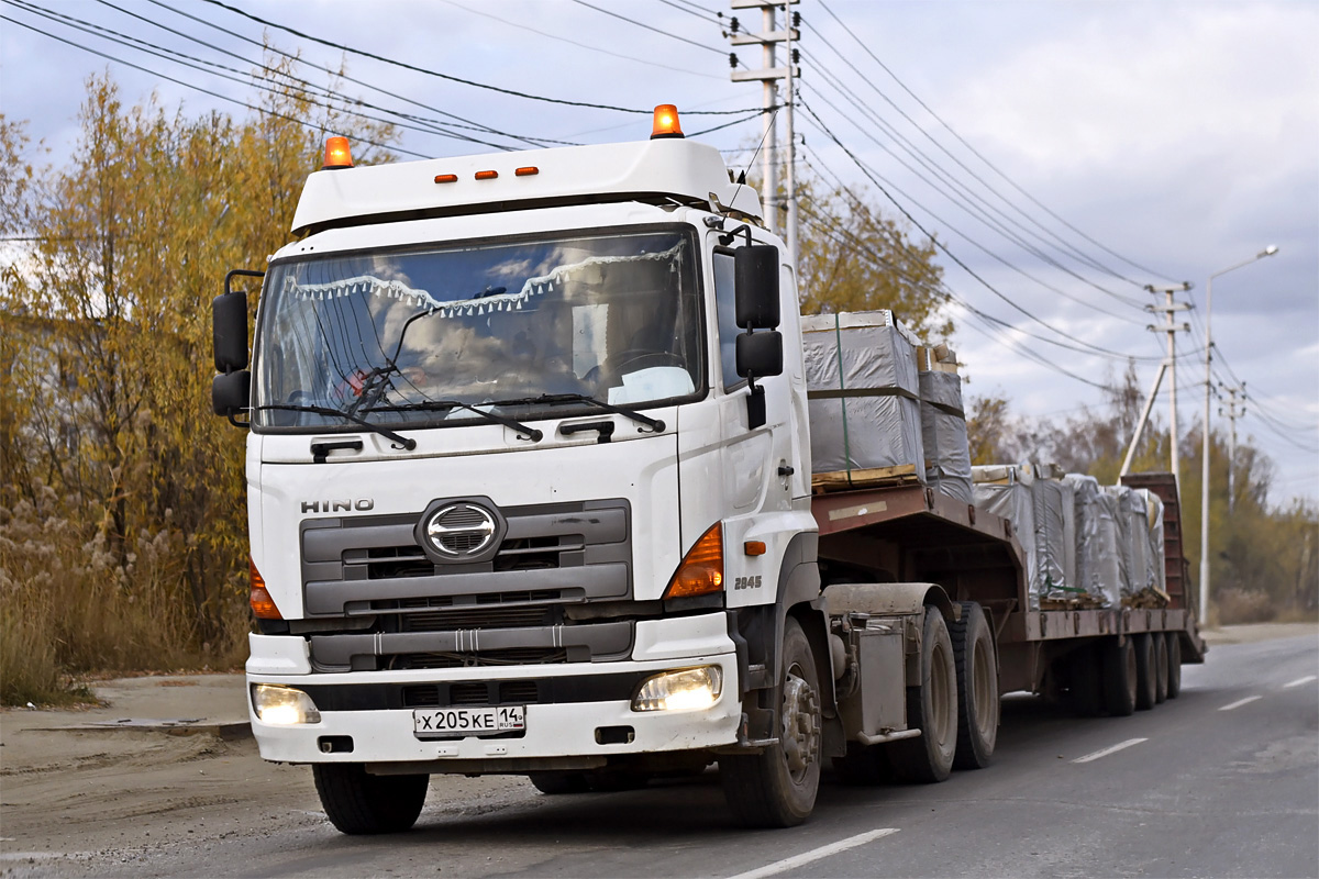 Саха (Якутия), № Х 205 КЕ 14 — Hino 700