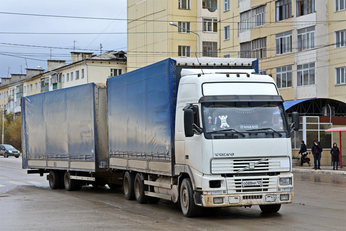 Приморский край, № О 088 МР 125 — Volvo ('1993) FH-Series