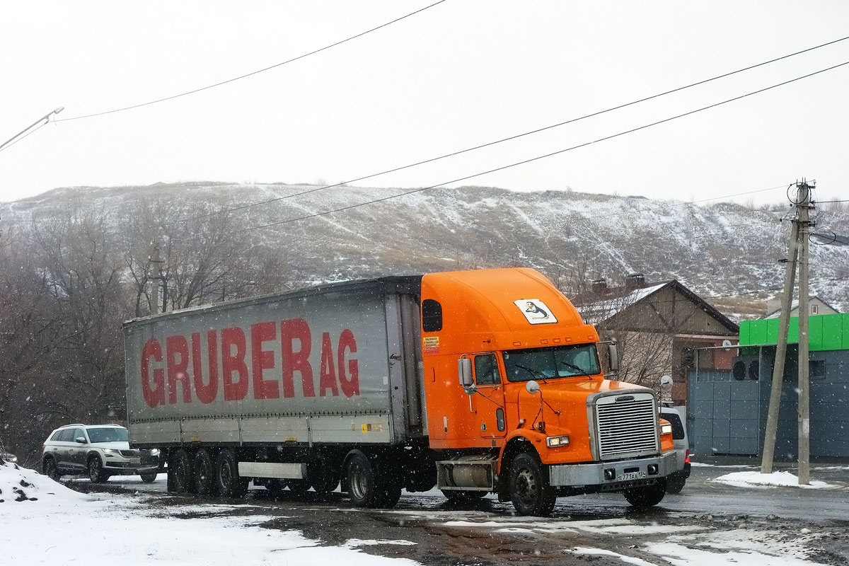 Волгоградская область, № Е 771 АА 134 — Freightliner FLD 120 SD