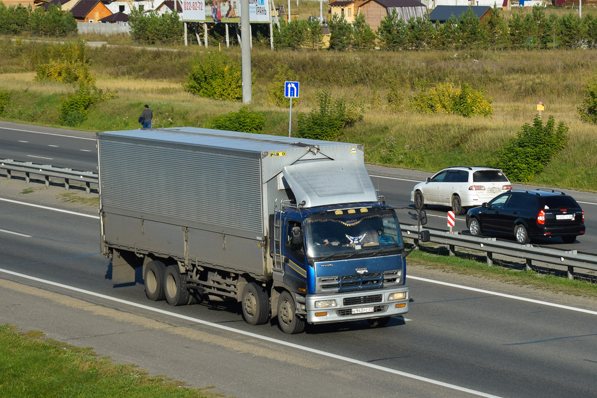 Новосибирская область, № В 943 РС 27 — Isuzu Giga (общая модель)