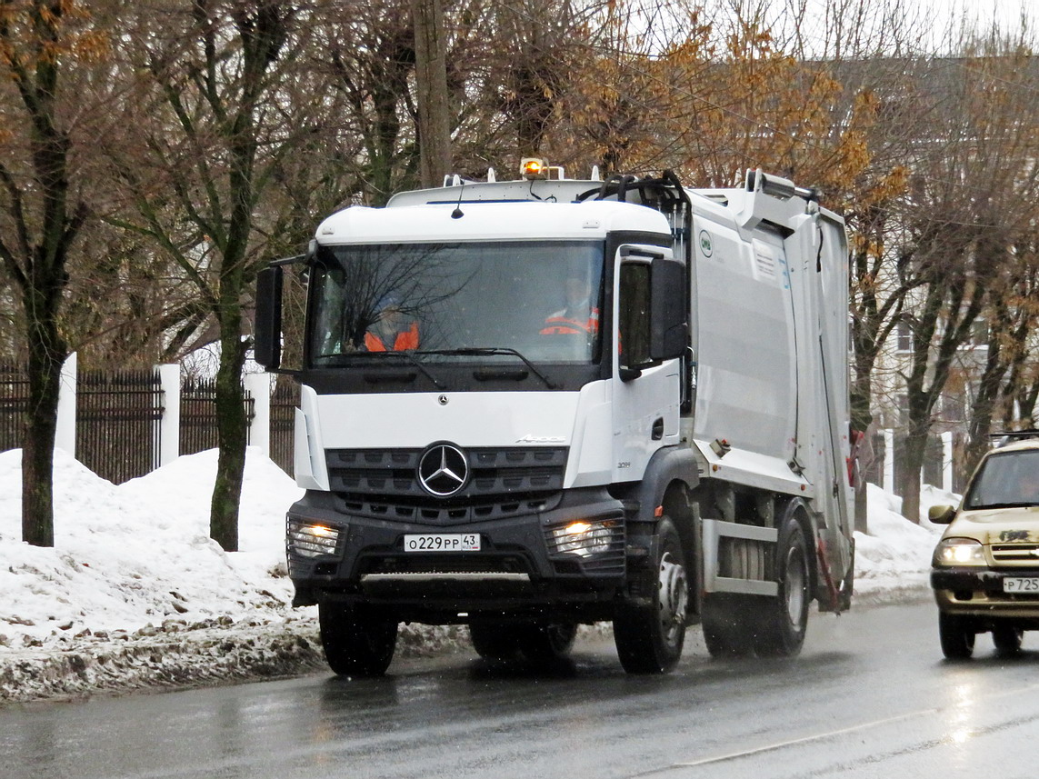 Кировская область, № О 229 РР 43 — Mercedes-Benz Arocs 2033 [Z9M]