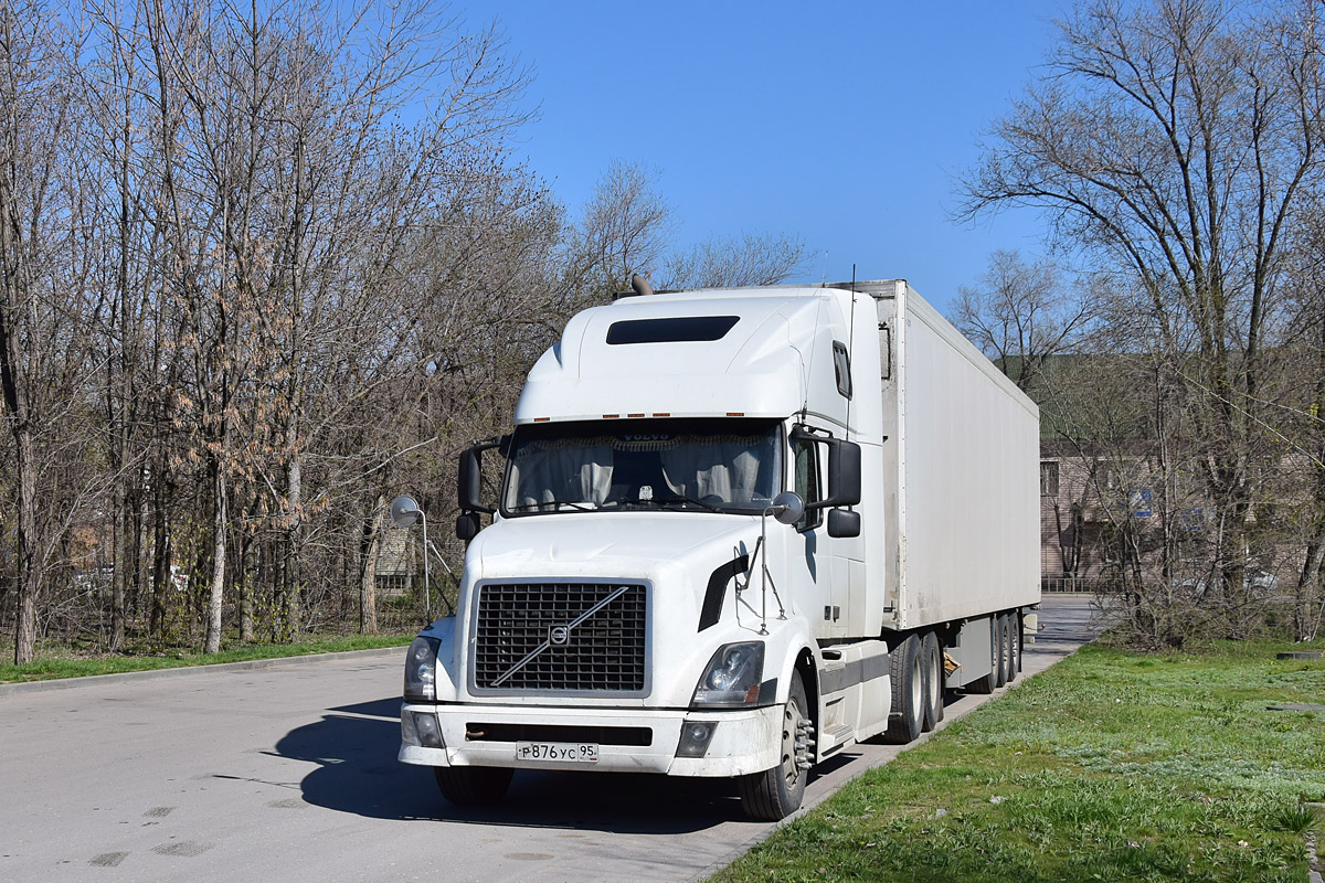 Чечня, № Р 876 УС 95 — Volvo VNL670