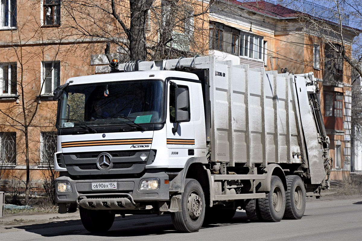 Алтайский край, № О 690 ВХ 154 — Mercedes-Benz Actros '09 3336 [Z9M]