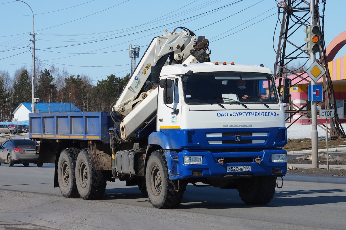 Ханты-Мансийский автоном.округ, № А 520 МВ 186 — КамАЗ-43118-46