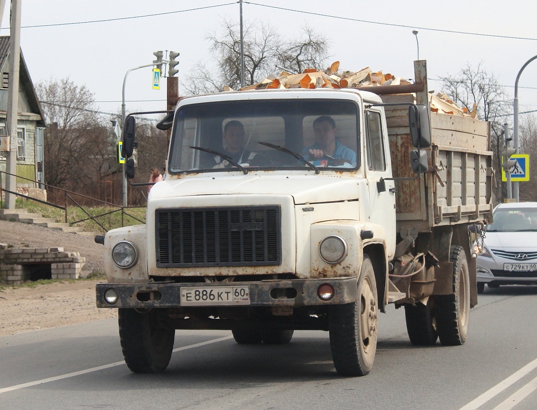 Псковская область, № Е 886 КТ 60 — ГАЗ-3309