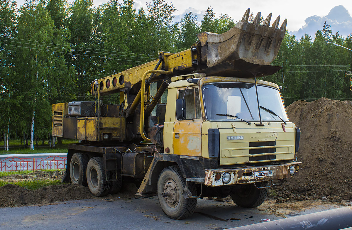 Томская область, № Е 382 МН 70 — Tatra 815 P17