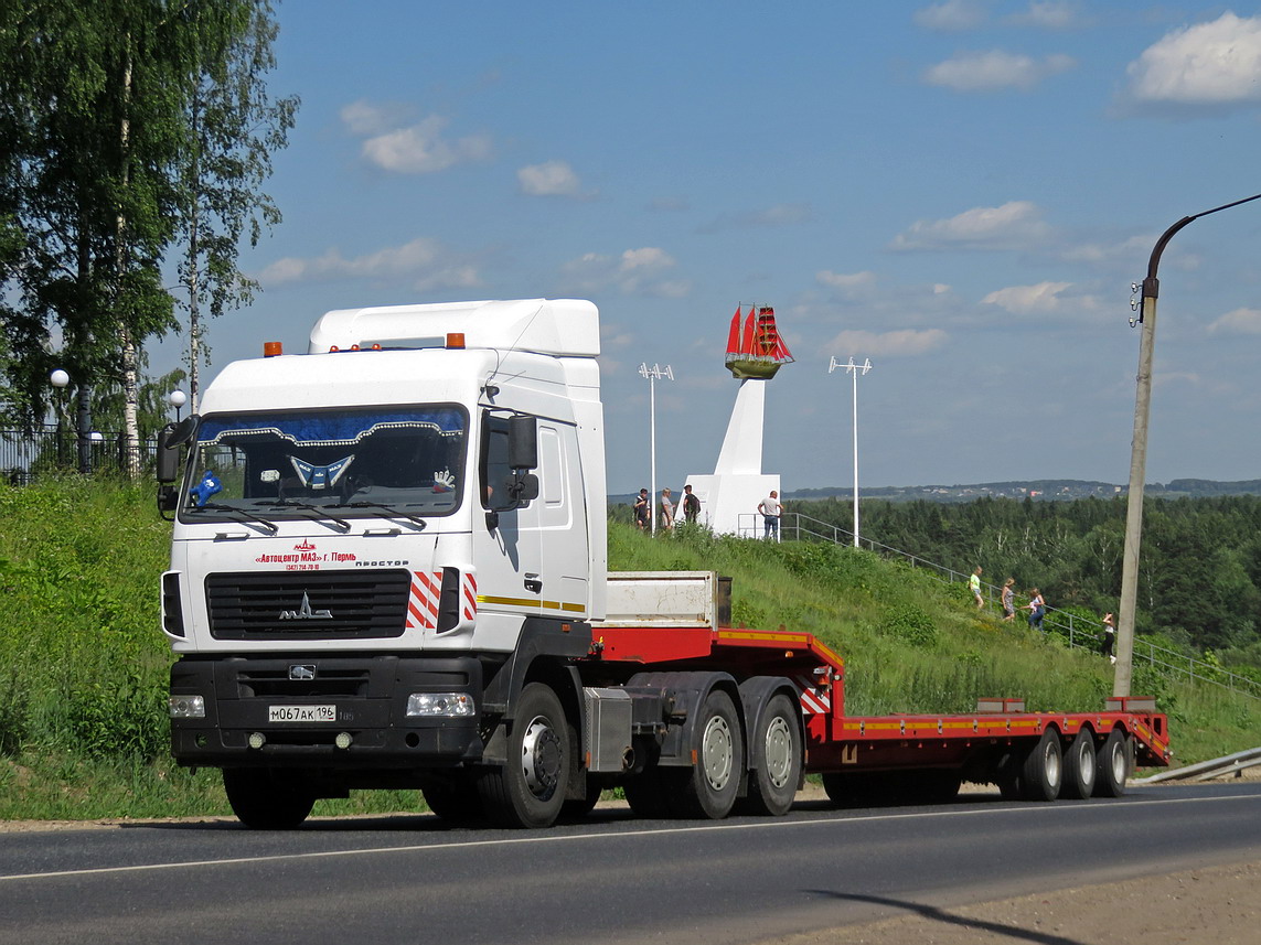 Свердловская область, № М 067 АК 196 — МАЗ-6430E9