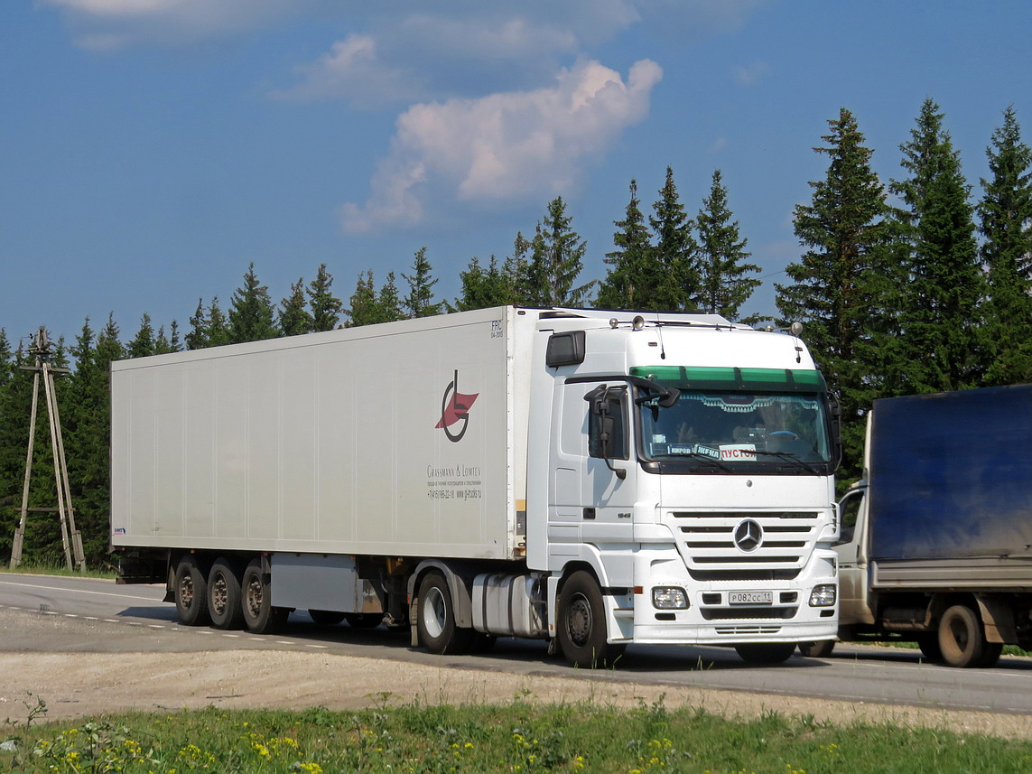 Кировская область, № Р 082 СС 11 — Mercedes-Benz Actros ('2003) 1844